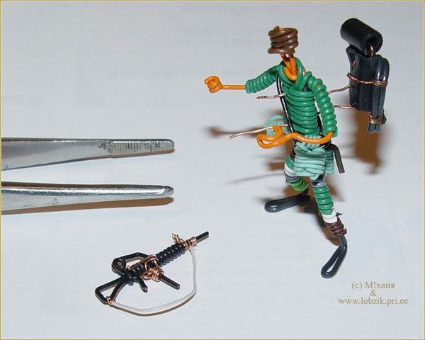 Солдатики из проволки