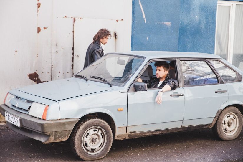 �������