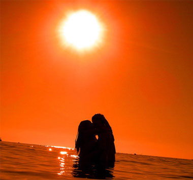 �������