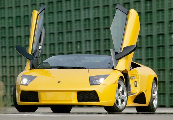 Pagani vs. Lamborghini