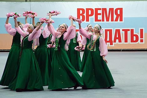 ����� ����