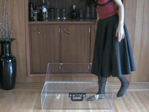 �������