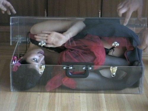 �������