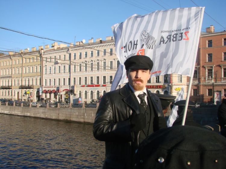 ����� @ ���