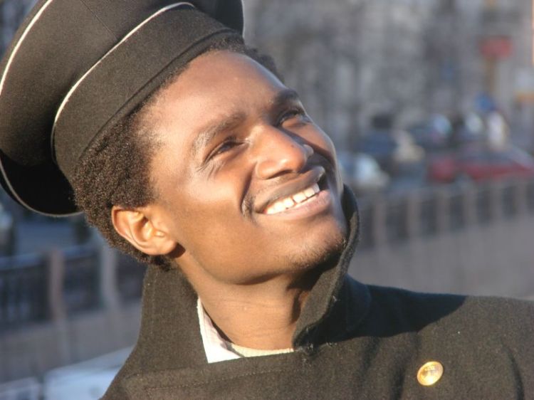 ����� @ ���