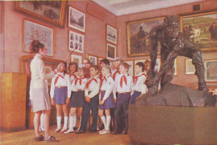 �������