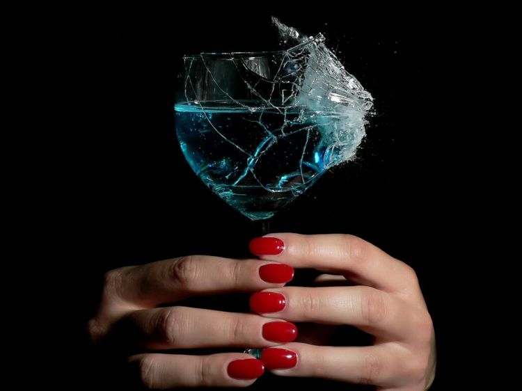 ��������