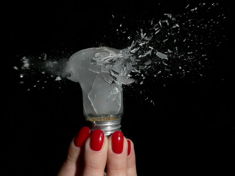 ��������