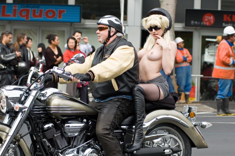 Boobs on bikes 2007 