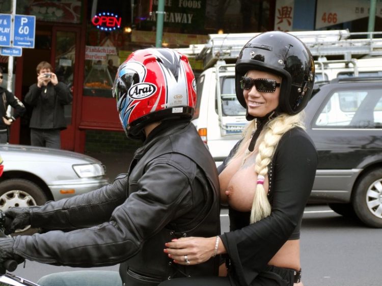 Boobs on bikes 2007 