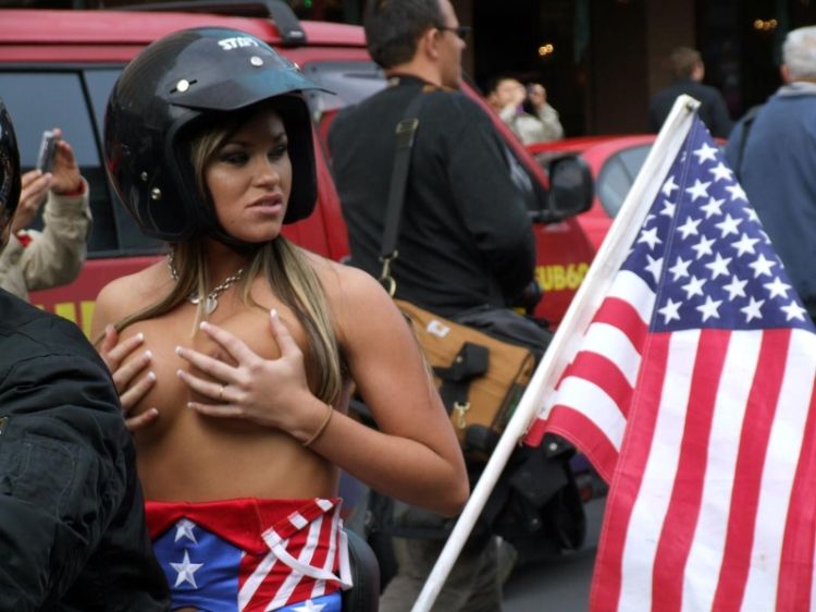 Boobs on bikes 2007 