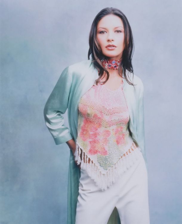 ������ ���� ����� (Catherine Zeta Jones)