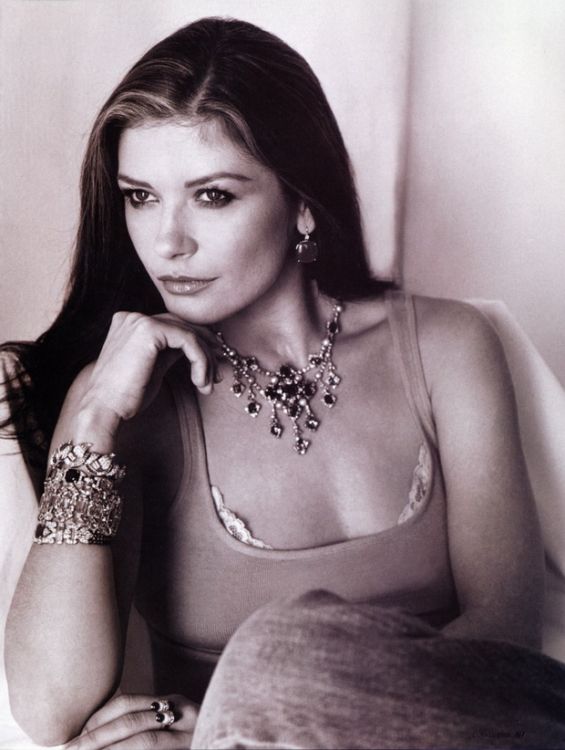 ������ ���� ����� (Catherine Zeta Jones)