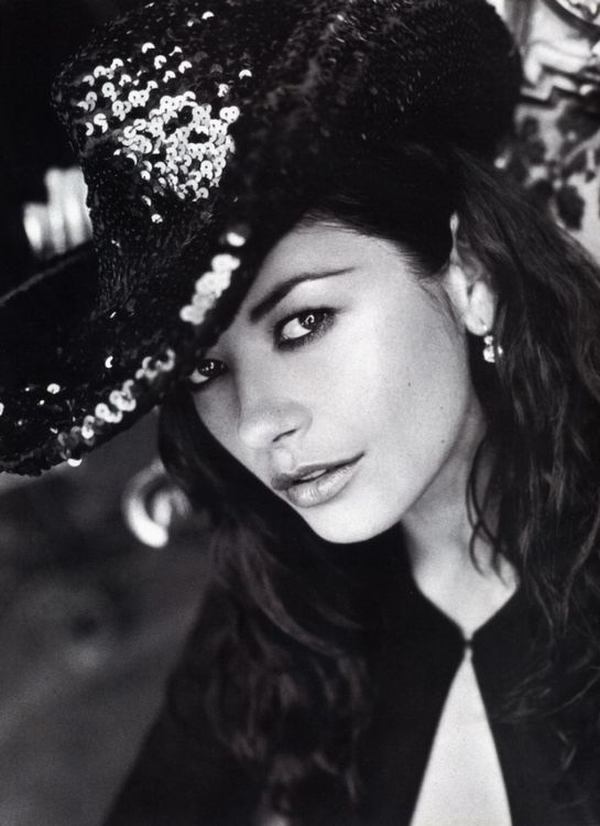 ������ ���� ����� (Catherine Zeta Jones)