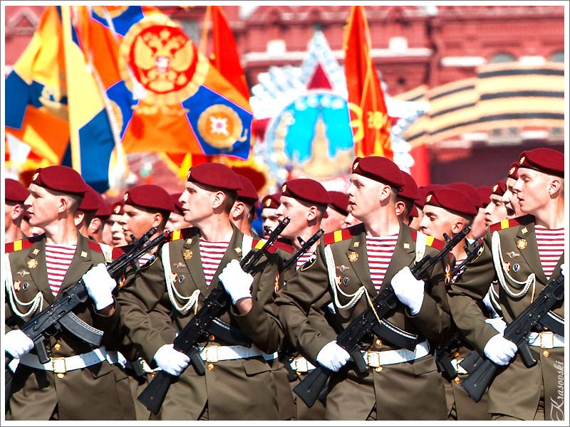 Песня солдаты на парад. 23 Февраля парад. Солдаты на параде. Парад солдат 23 февраля. Парад на красной площади.