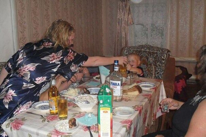 Пьяные взрослые мамы