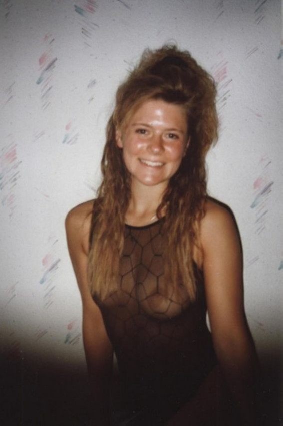 90�