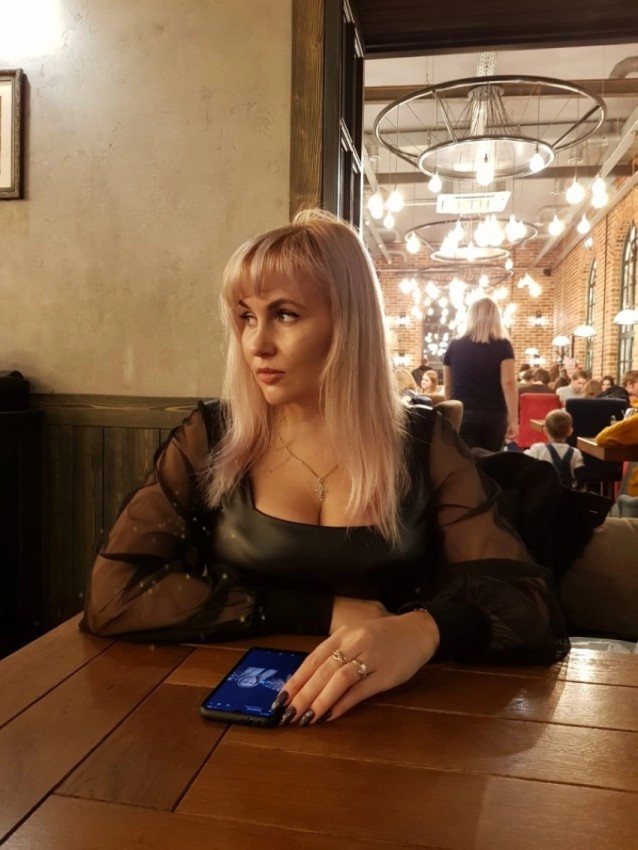 �����