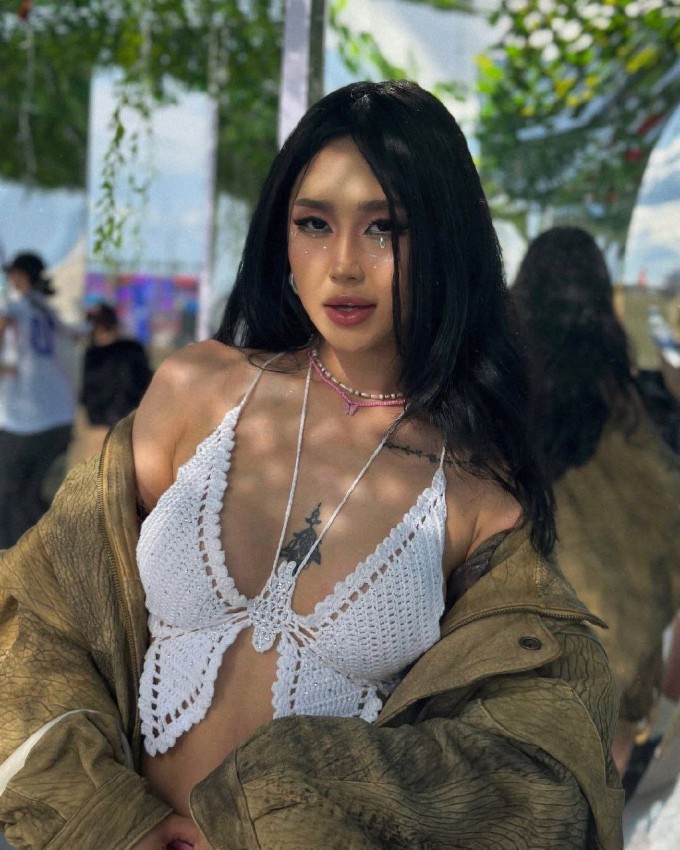 ��������