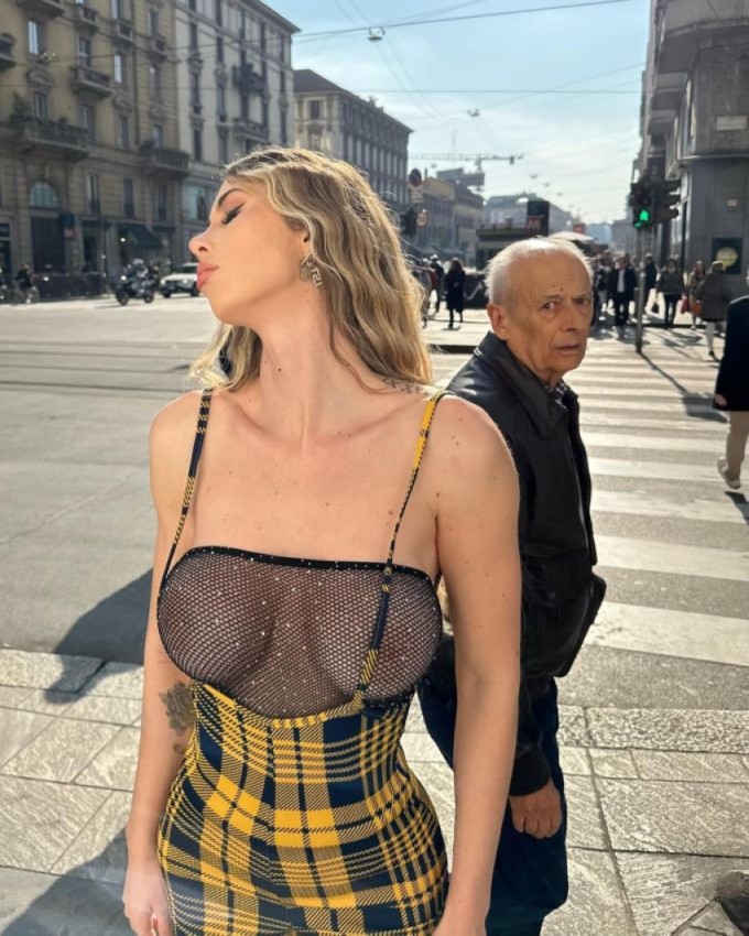 �������