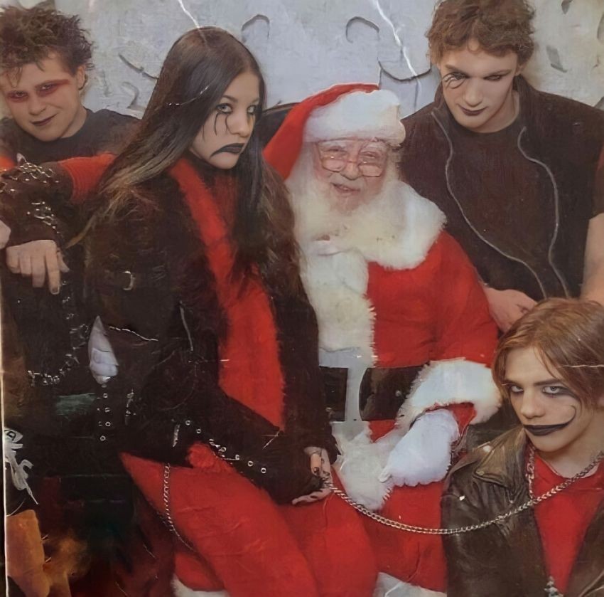 �������