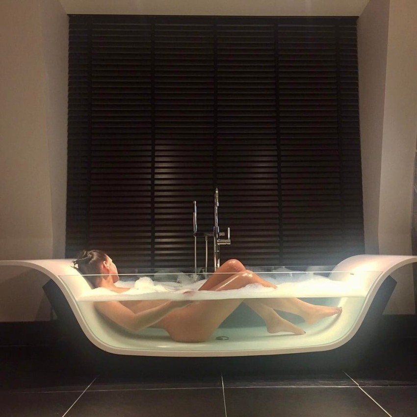 �������