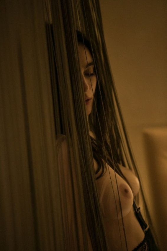 �����