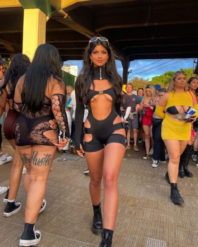 ����