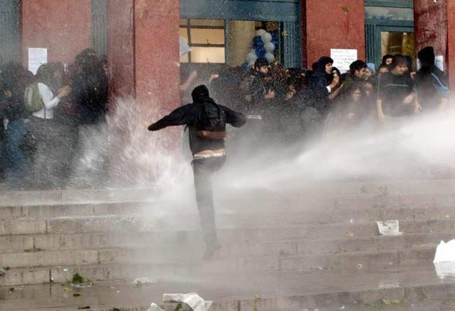 ���� ���� �� Reuters