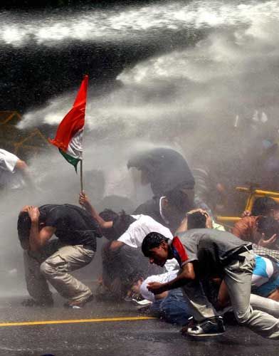 ���� ���� �� Reuters