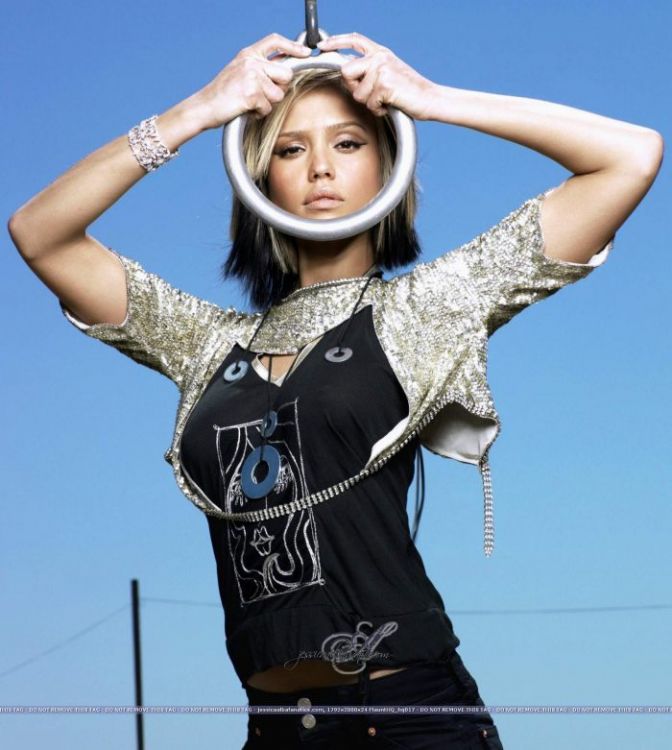 Jessica Alba - Flaunt Shoot