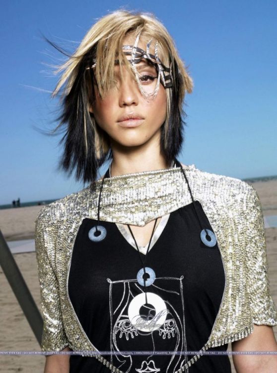 Jessica Alba - Flaunt Shoot