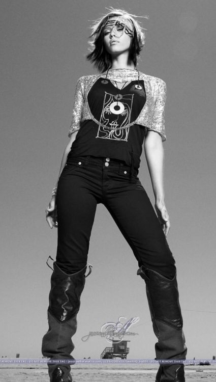 Jessica Alba - Flaunt Shoot