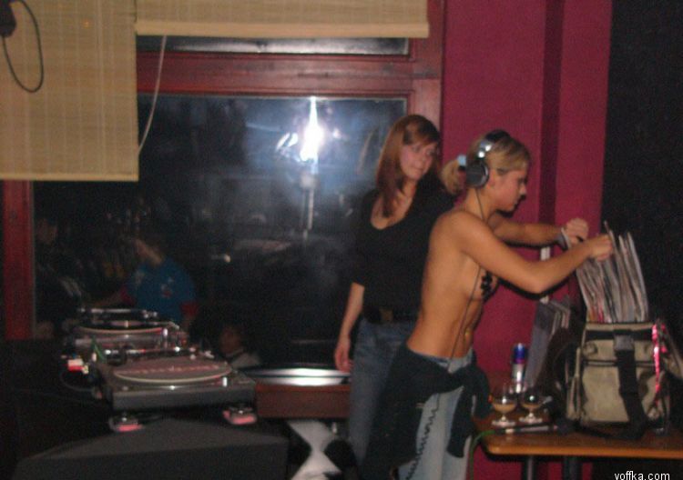 Niki Belucci - The topless DJane