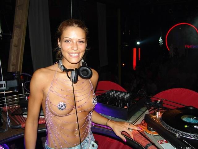 Niki Belucci - The topless DJane