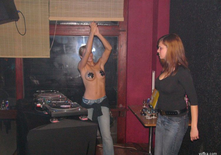 Niki Belucci - The topless DJane