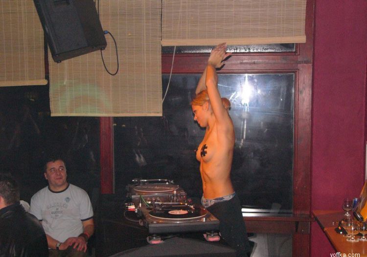 Niki Belucci - The topless DJane