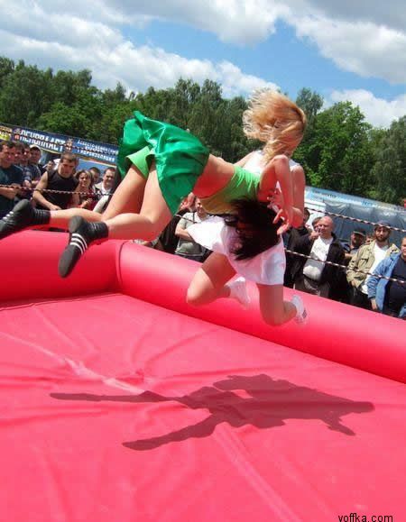 Девчонки дерутся