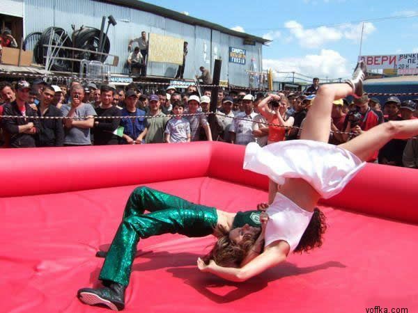 Девчонки дерутся