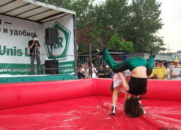 Девчонки дерутся