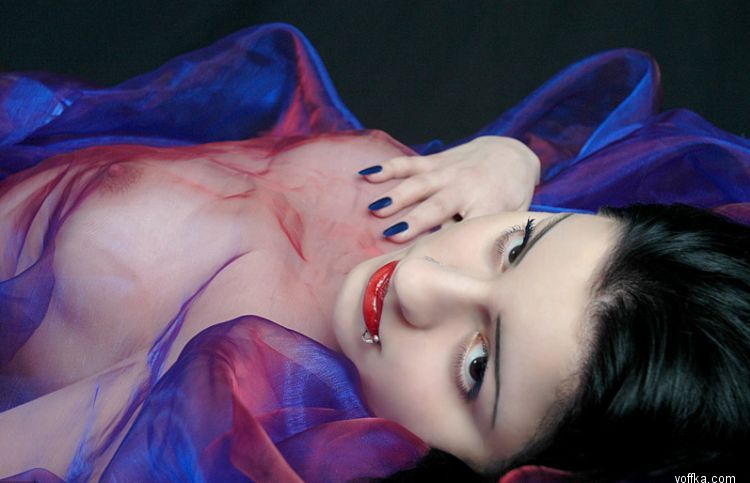 �������