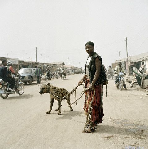 Pieter Hugo - Hyana Men, Nigeria