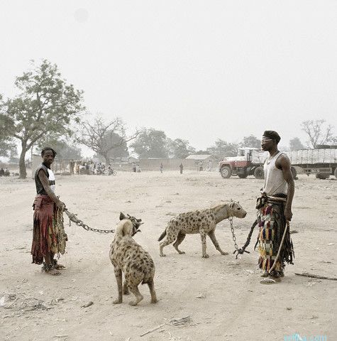 Pieter Hugo - Hyana Men, Nigeria